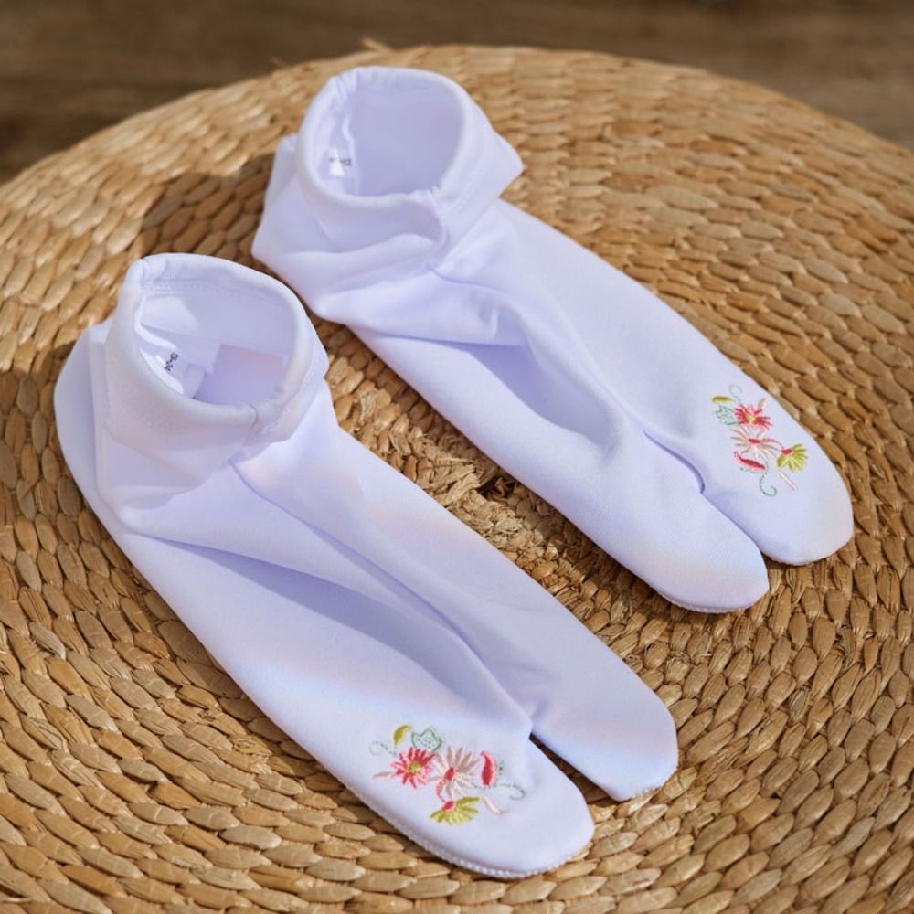 Embroidery Flower Two Toed Soc - Embroidery On Socks ulasan dan harga